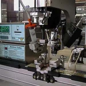 Präzise Lotpastendosierung für Lötanwendungen in der Elektronikfertigung