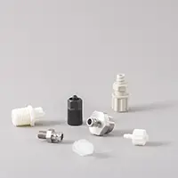 Titelbild des Luer-Lock Adapter Katalog, der eine Auswahl an Luer-Lock Adapter zeigt.